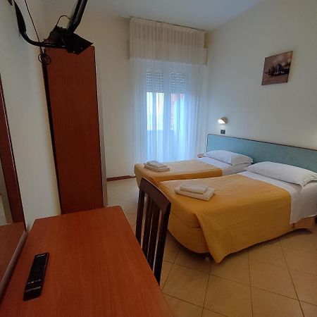 Hotel Brooklyn Ρίμινι Εξωτερικό φωτογραφία