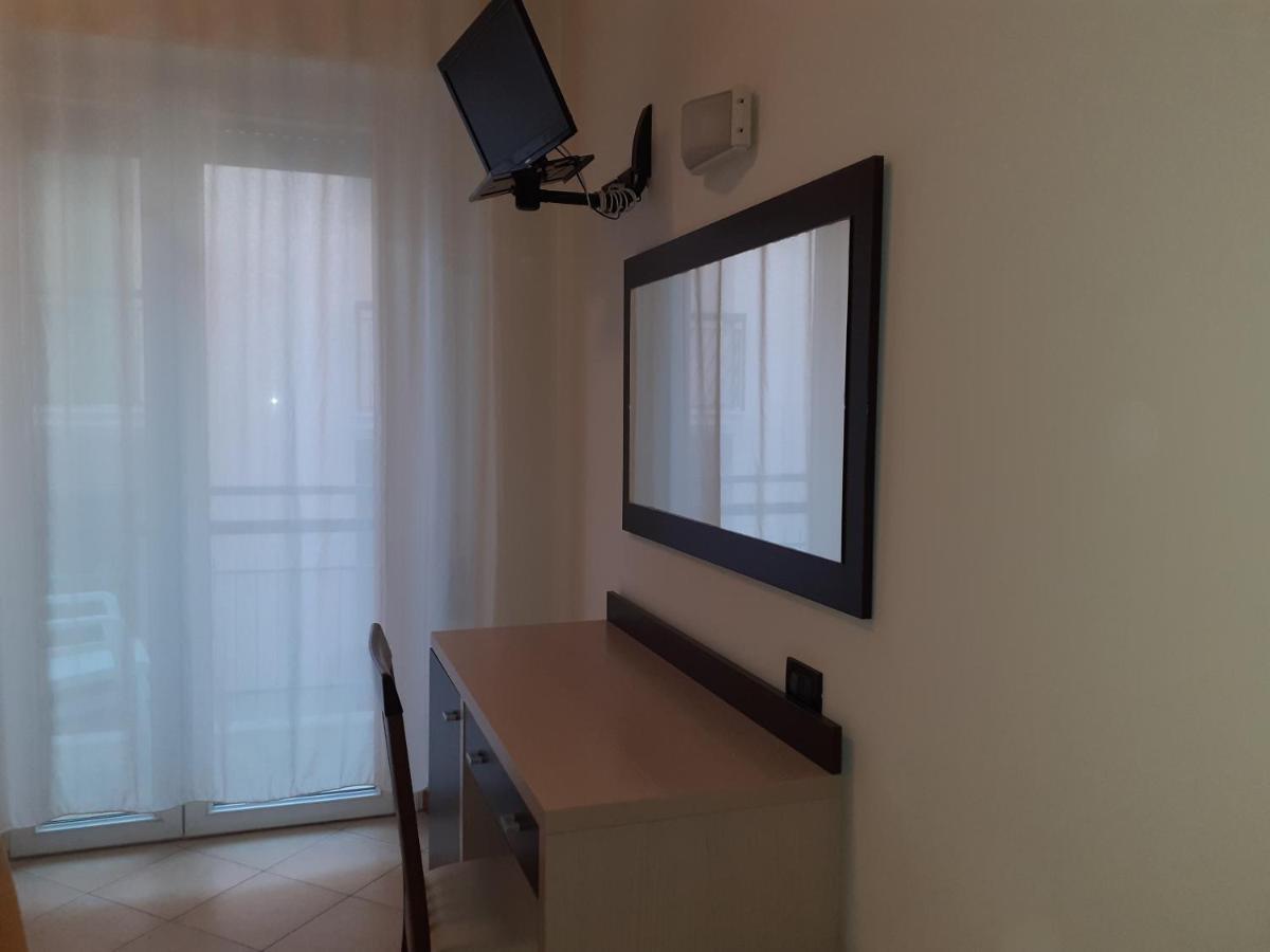 Hotel Brooklyn Ρίμινι Εξωτερικό φωτογραφία
