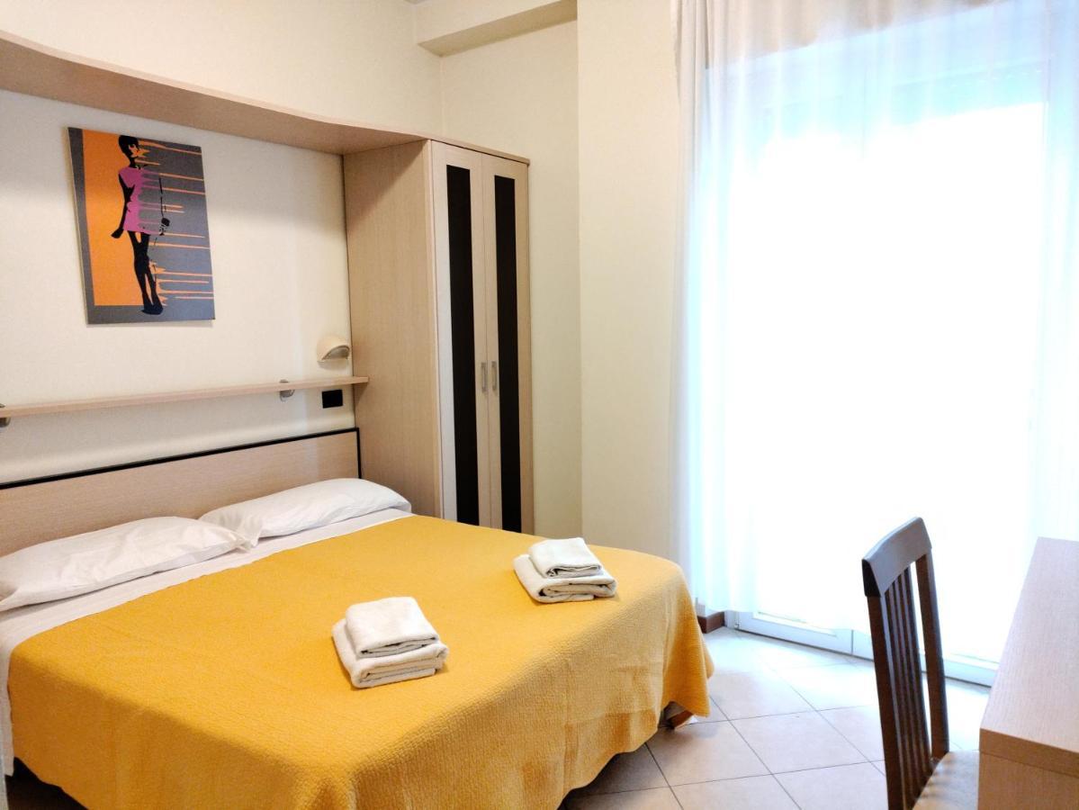 Hotel Brooklyn Ρίμινι Εξωτερικό φωτογραφία