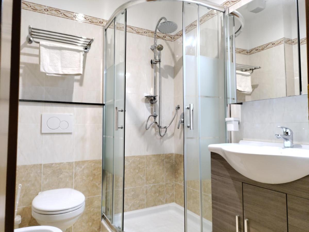 Hotel Brooklyn Ρίμινι Εξωτερικό φωτογραφία